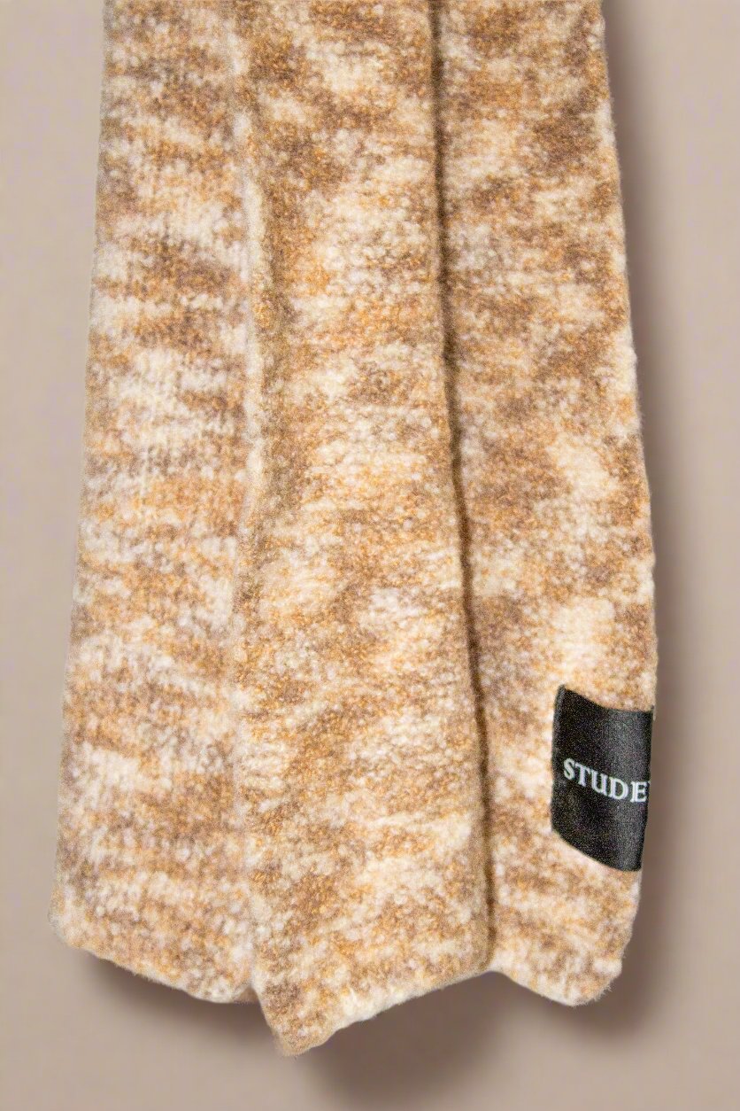 Clouded Bouclé Cashmere Blanket in Caramel