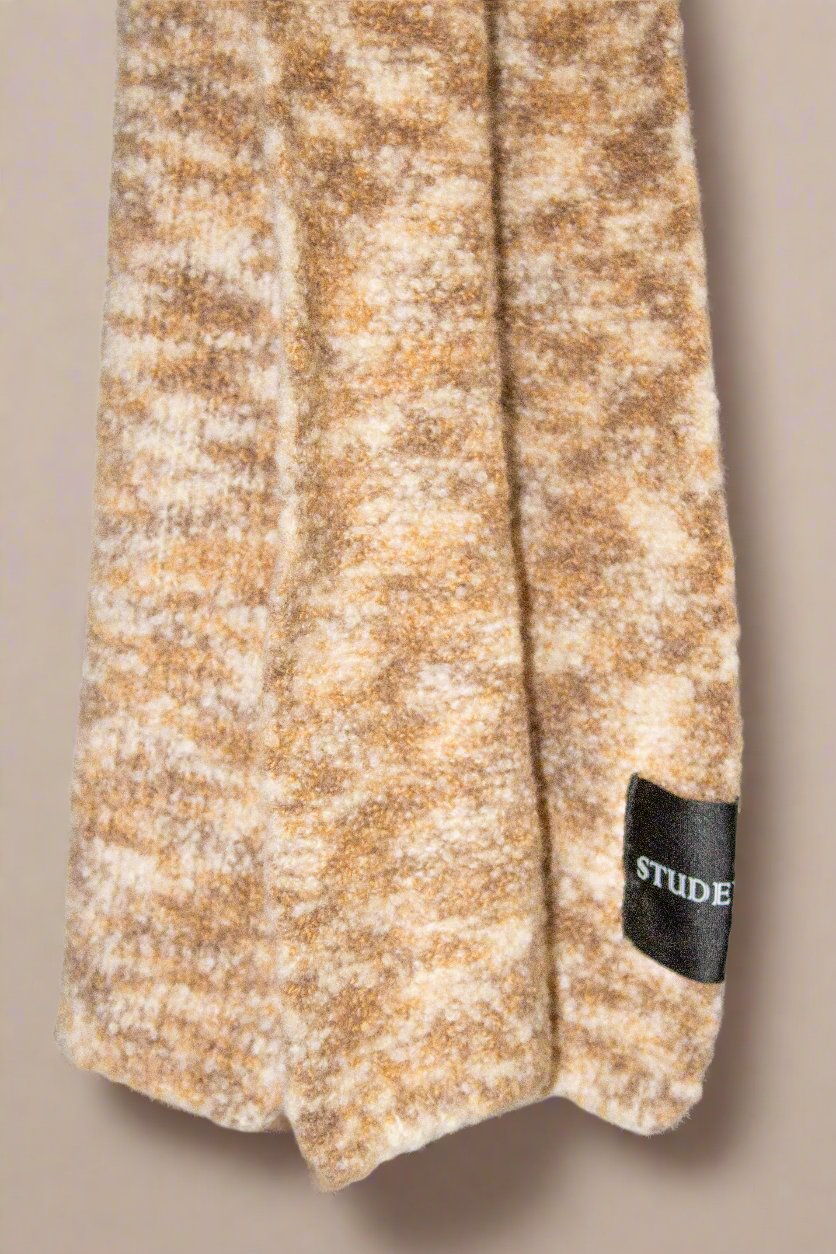 Clouded Bouclé Cashmere Scarf in Caramel