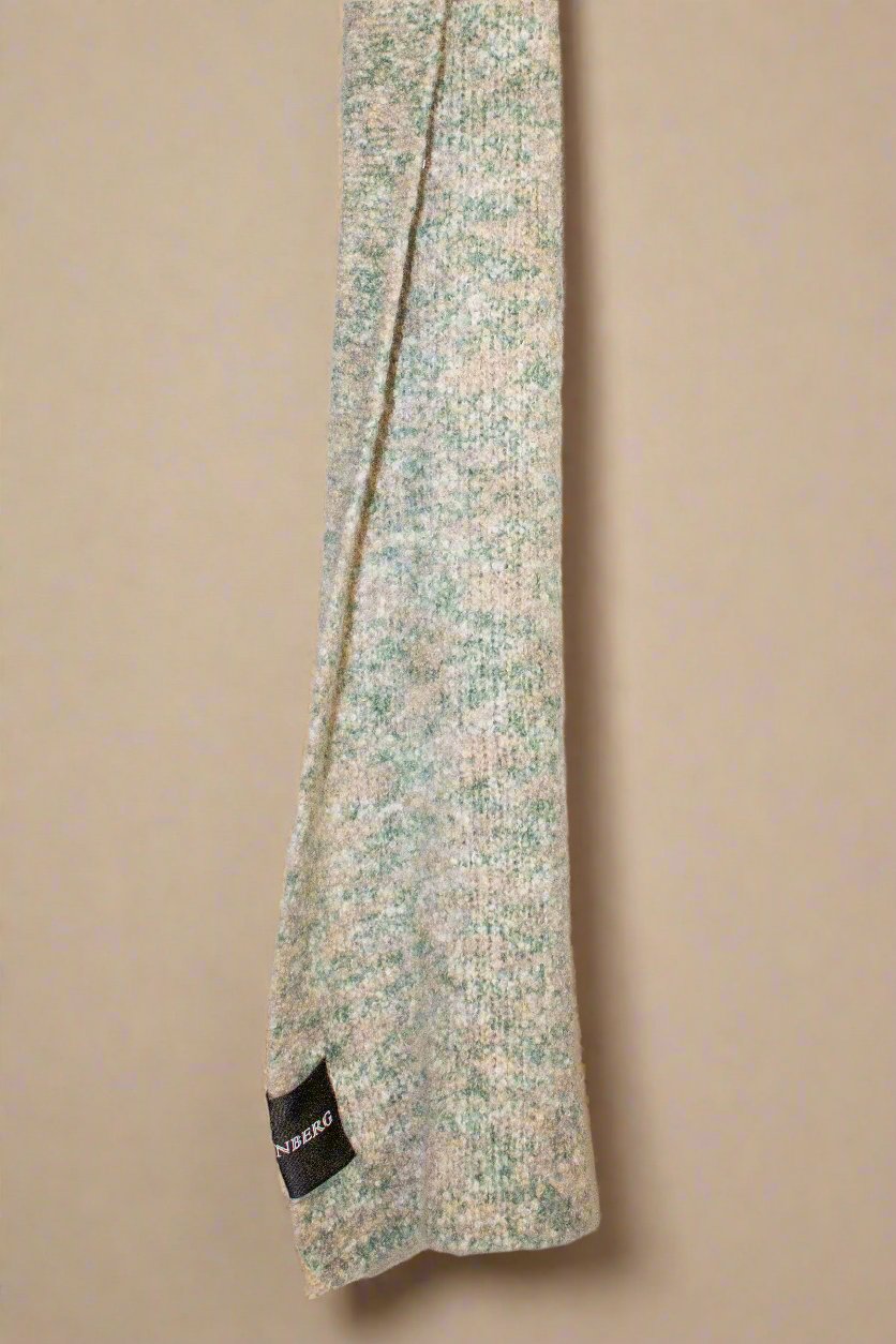 Clouded Bouclé Cashmere Scarf in Seafoam