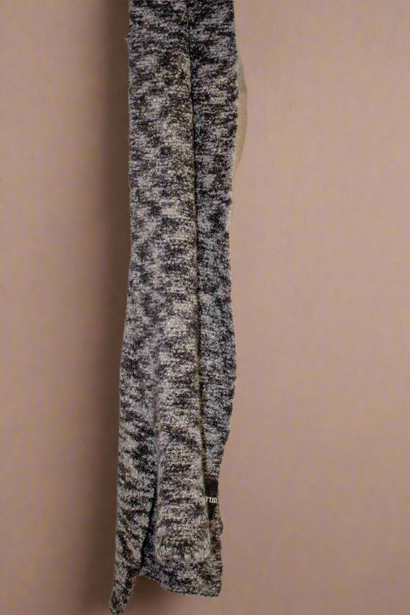 Clouded Bouclé Cashmere Scarf in Charcoal