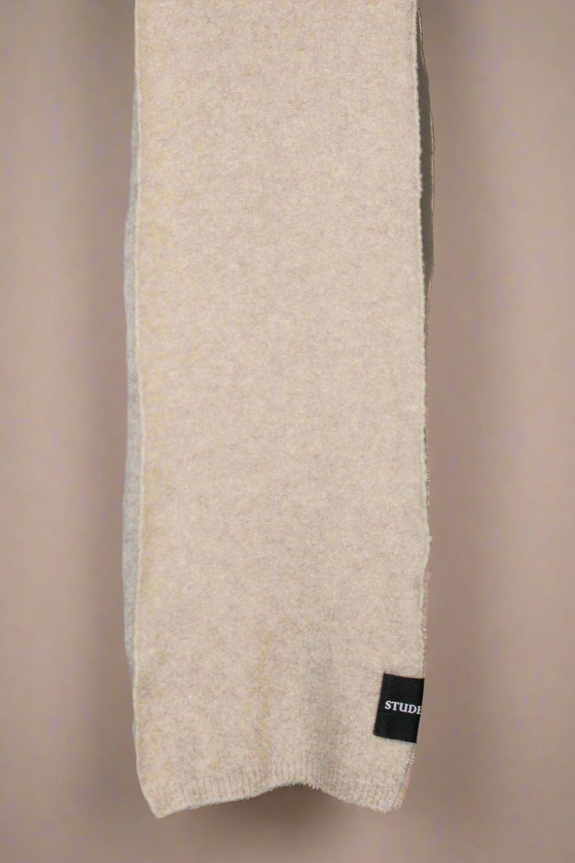 Slub Bouclé Cashmere Scarf in Bone